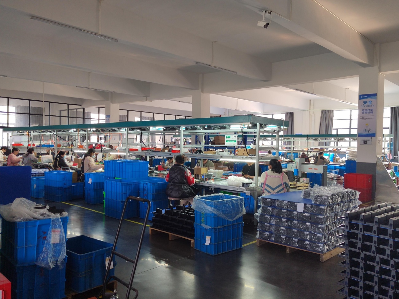 Webbing Production with Collection Bins